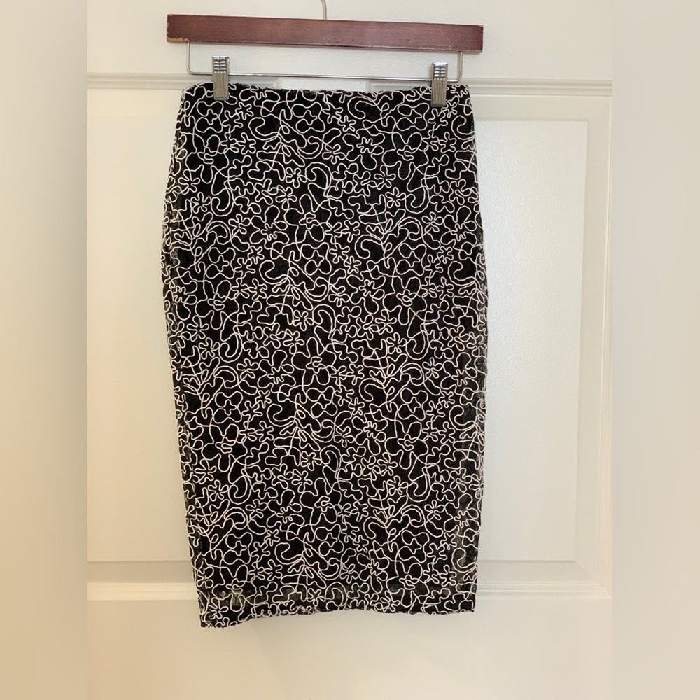 Aqua Monochrome Floral Pencil Skirt.  Size-Small - Picture 2 of 5